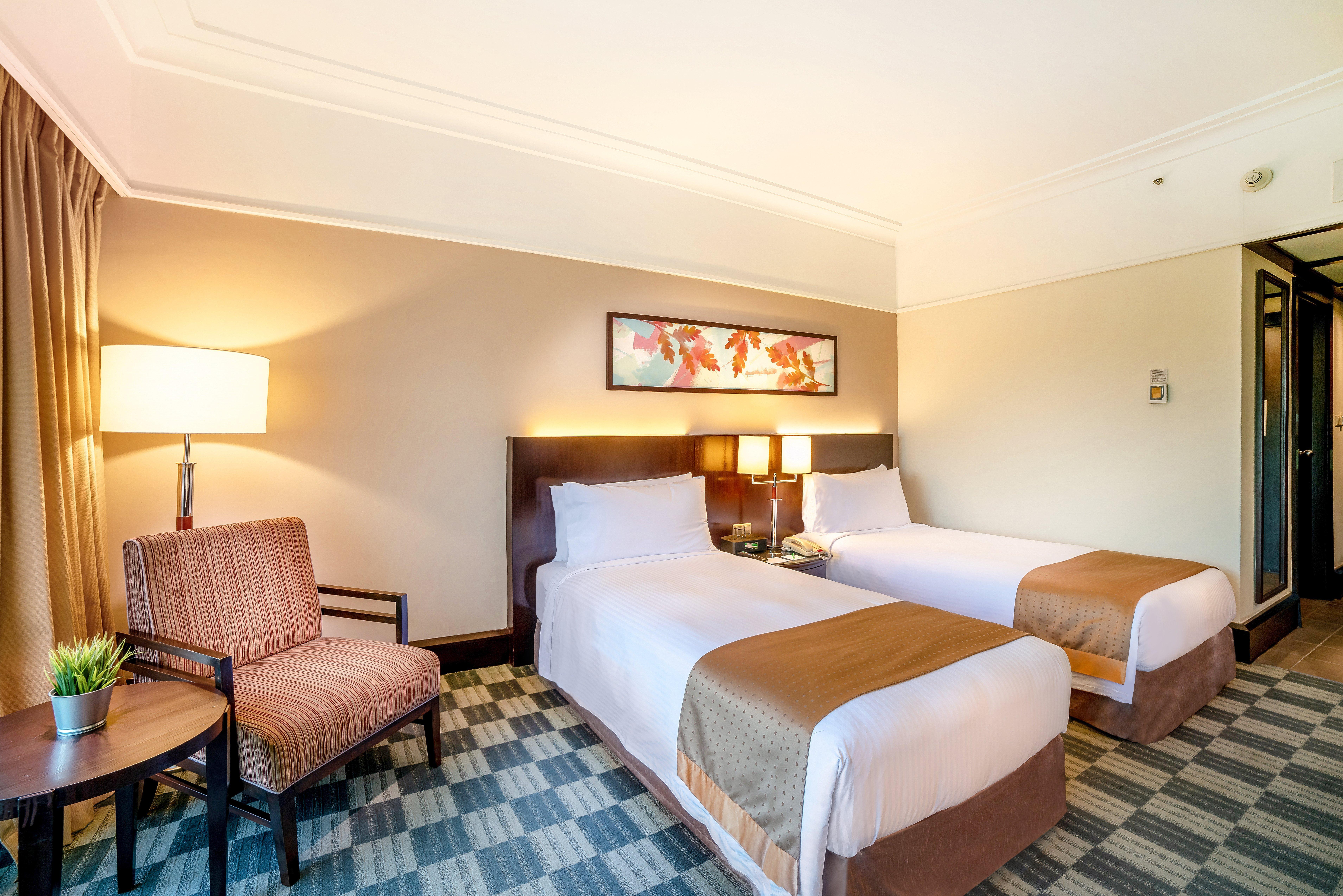 Glenmarie Hotel And Golf Resort Shah Alam Eksteriør billede Deluxe Room