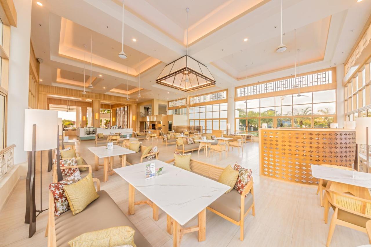 Glenmarie Hotel And Golf Resort Shah Alam Eksteriør billede The restaurant at the airport