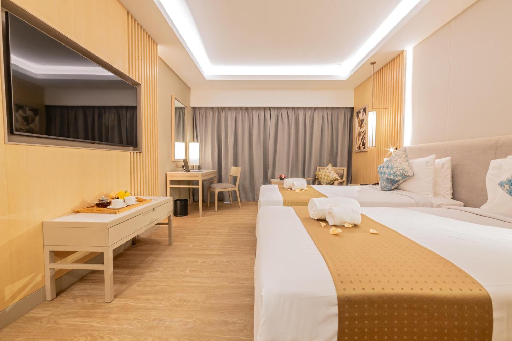 Glenmarie Hotel And Golf Resort Shah Alam Eksteriør billede Deluxe Room
