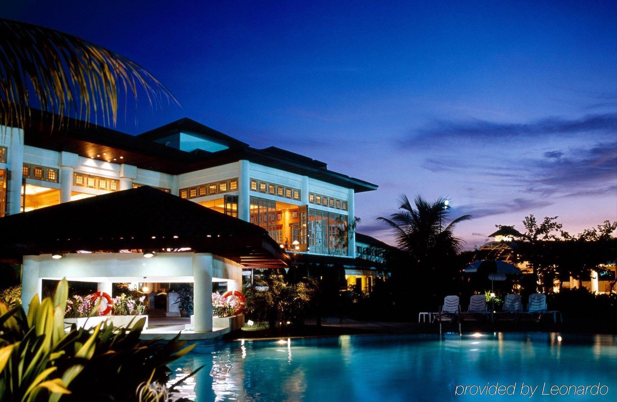 Glenmarie Hotel And Golf Resort Shah Alam Eksteriør billede The Royal Paradise Hotel and Spa